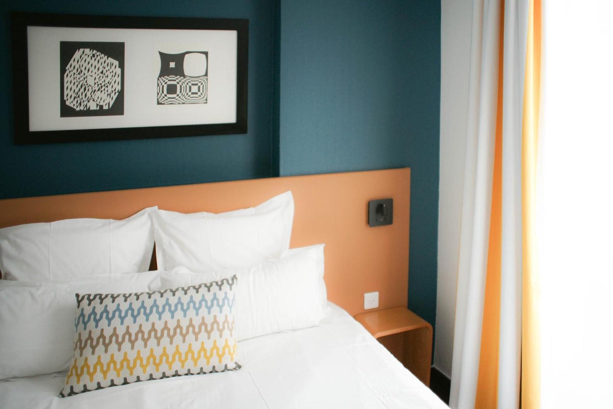 פואטייה Logis Hotel De L'Europe חדר תמונה
