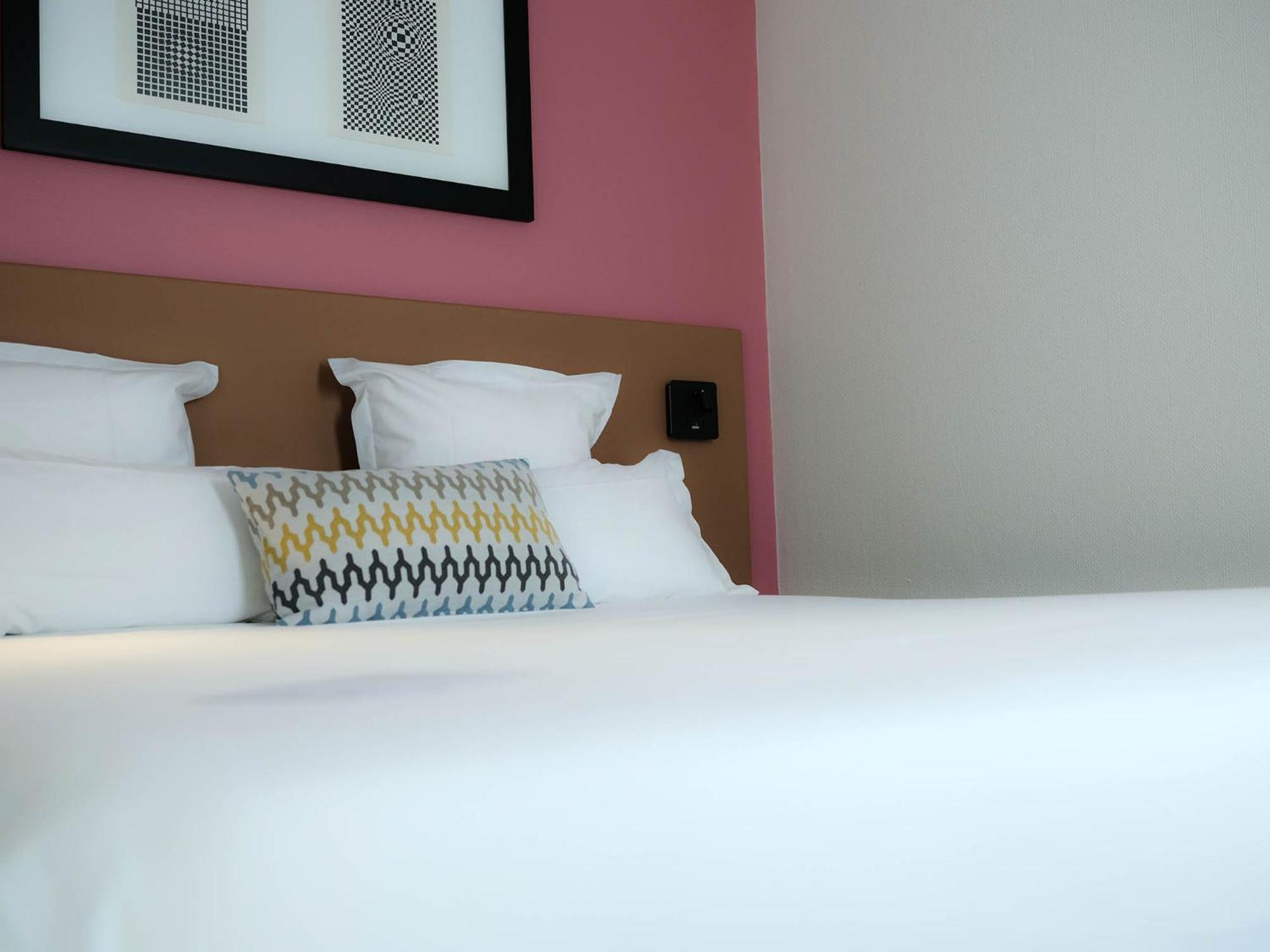פואטייה Logis Hotel De L'Europe מראה חיצוני תמונה