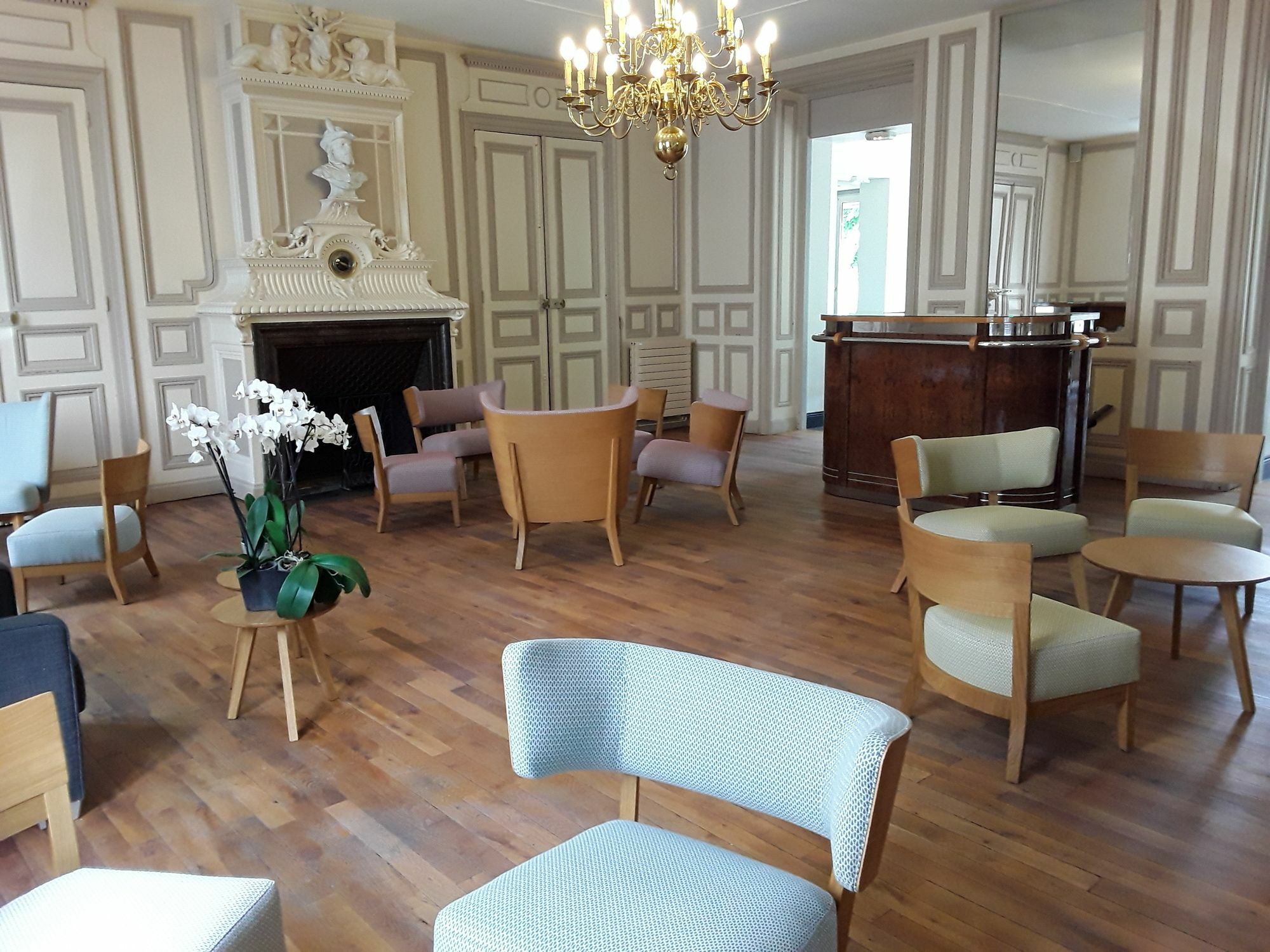 פואטייה Logis Hotel De L'Europe מראה חיצוני תמונה
