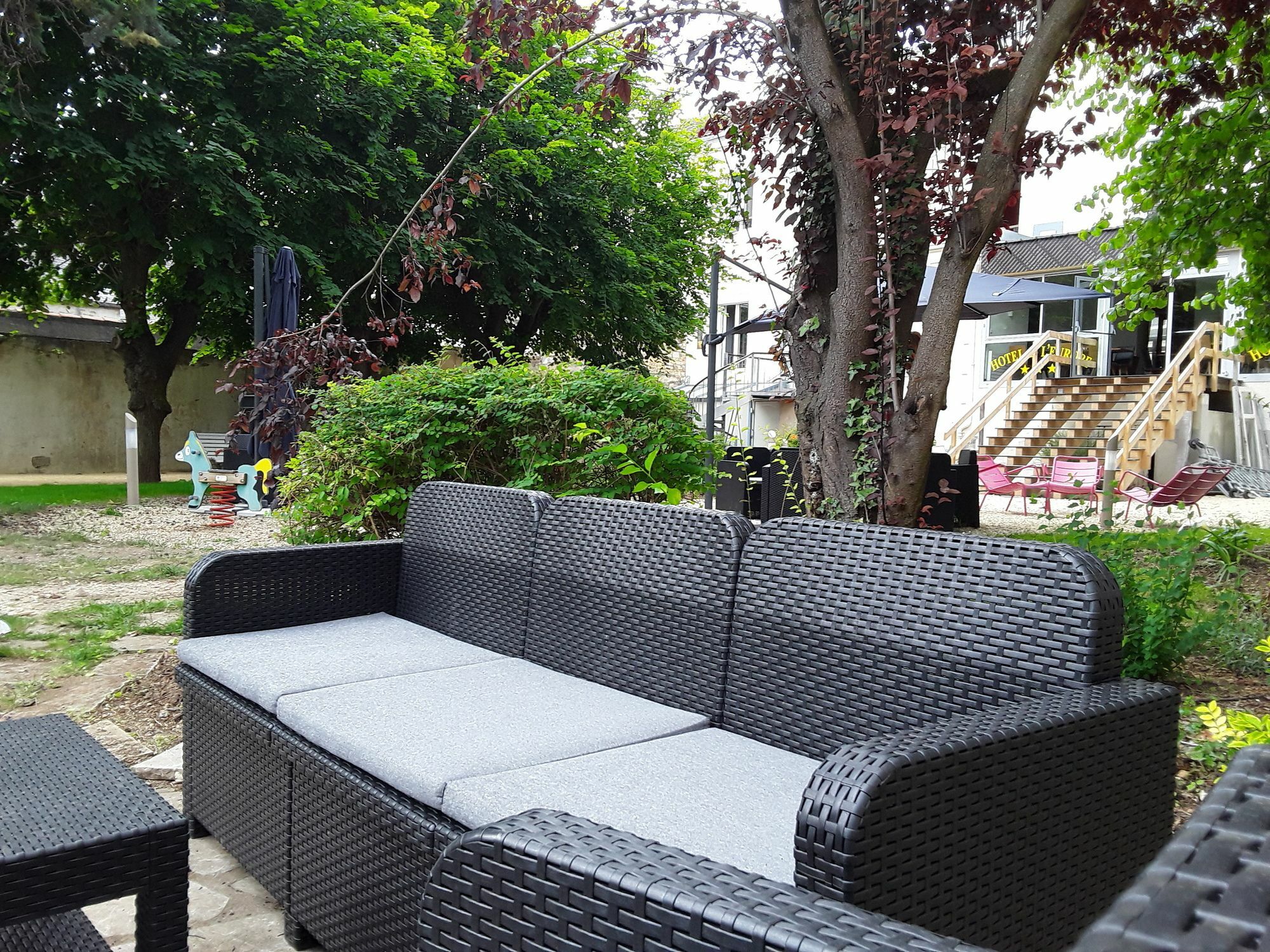 פואטייה Logis Hotel De L'Europe מראה חיצוני תמונה