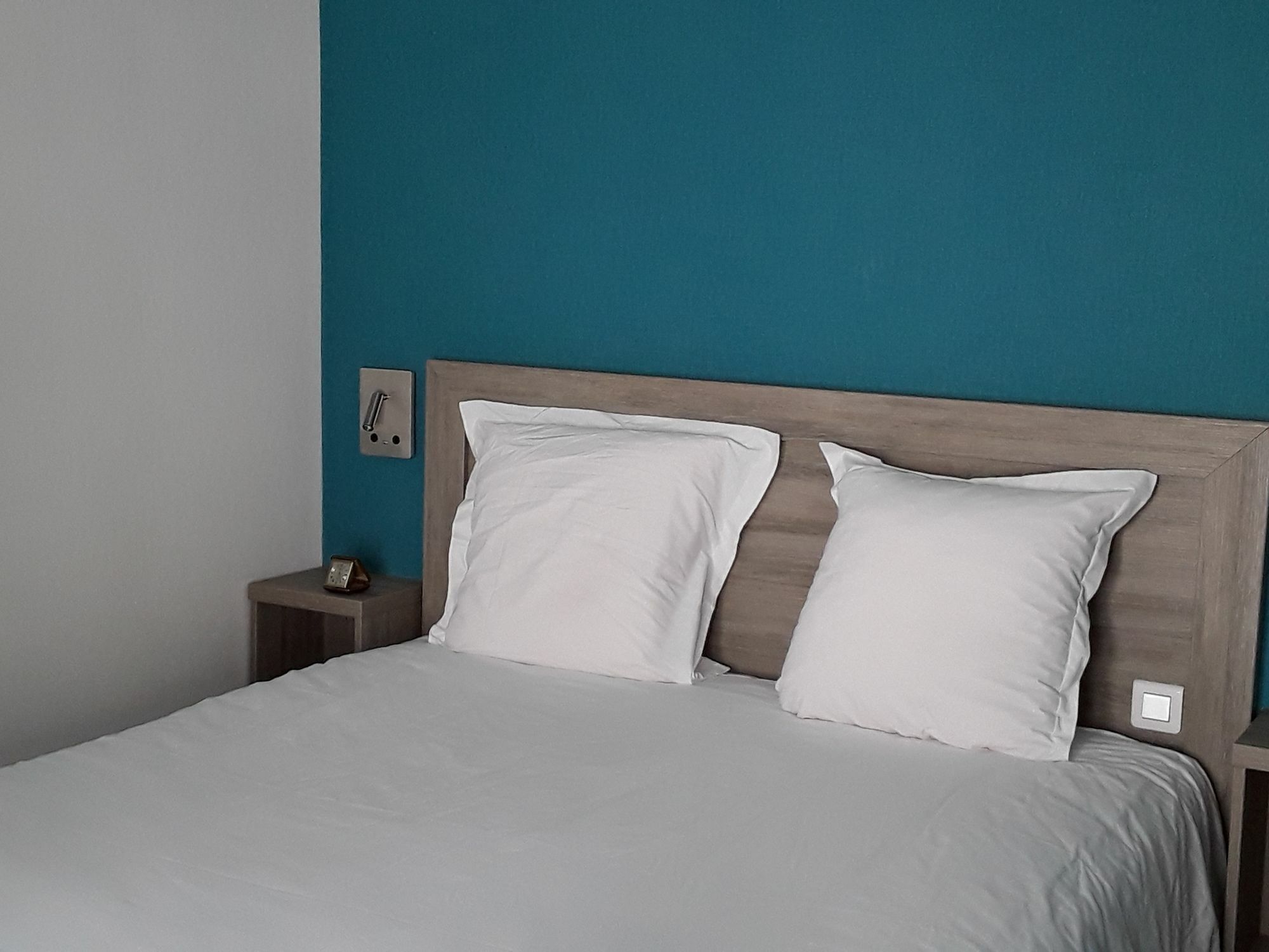 פואטייה Logis Hotel De L'Europe מראה חיצוני תמונה