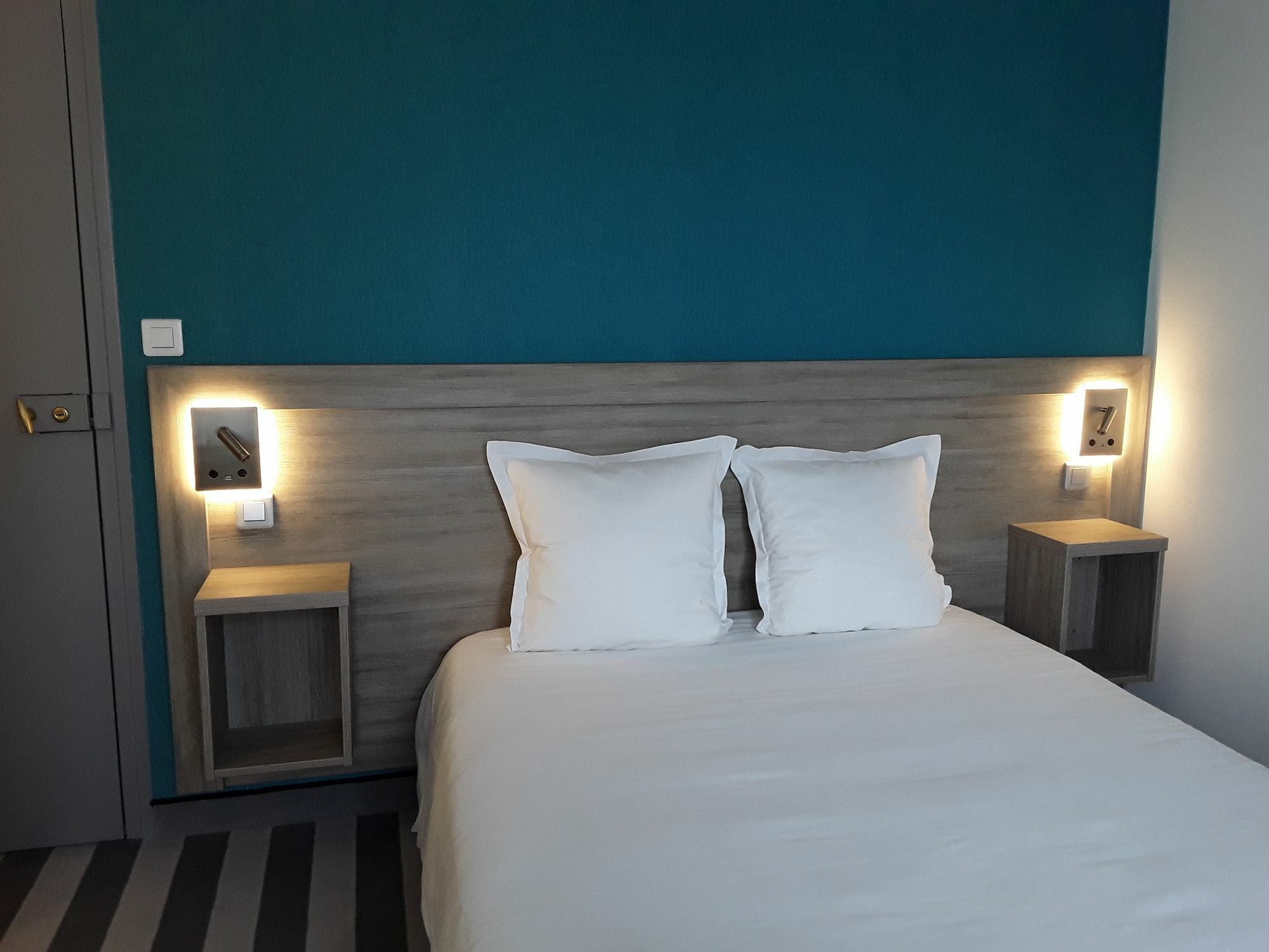 פואטייה Logis Hotel De L'Europe מראה חיצוני תמונה